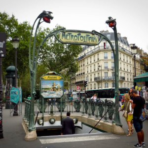 Everyday life in Paris – 4 daily habits of Parisians